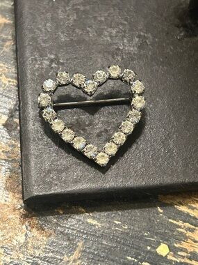 Vintage Rhinestone Heart Brooch Pin - Silver